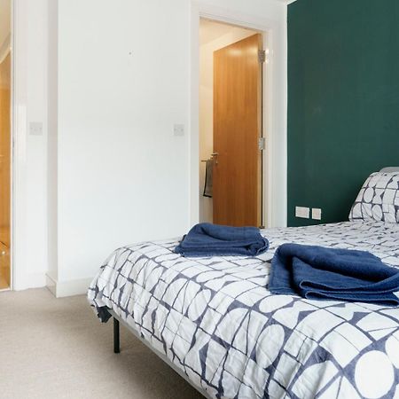 Stylish City Centre 2 Bedroom Apartment With Belfast Cityscape View Buitenkant foto