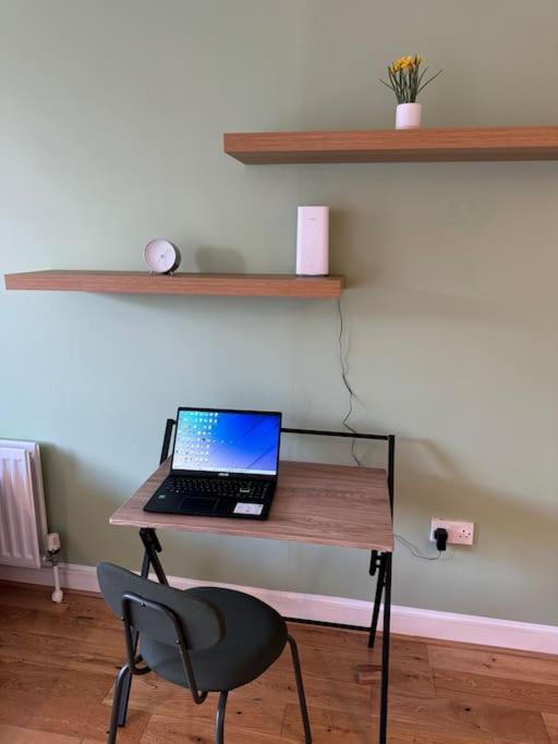 Stylish City Centre 2 Bedroom Apartment With Belfast Cityscape View Buitenkant foto