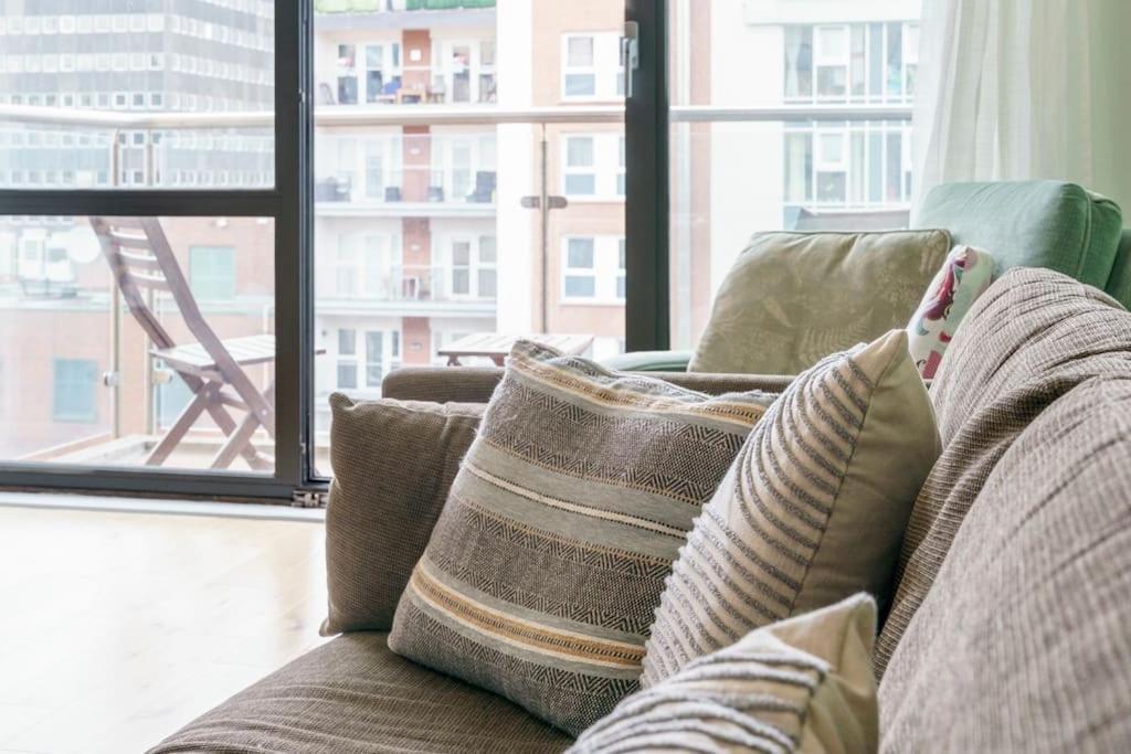 Stylish City Centre 2 Bedroom Apartment With Belfast Cityscape View Buitenkant foto