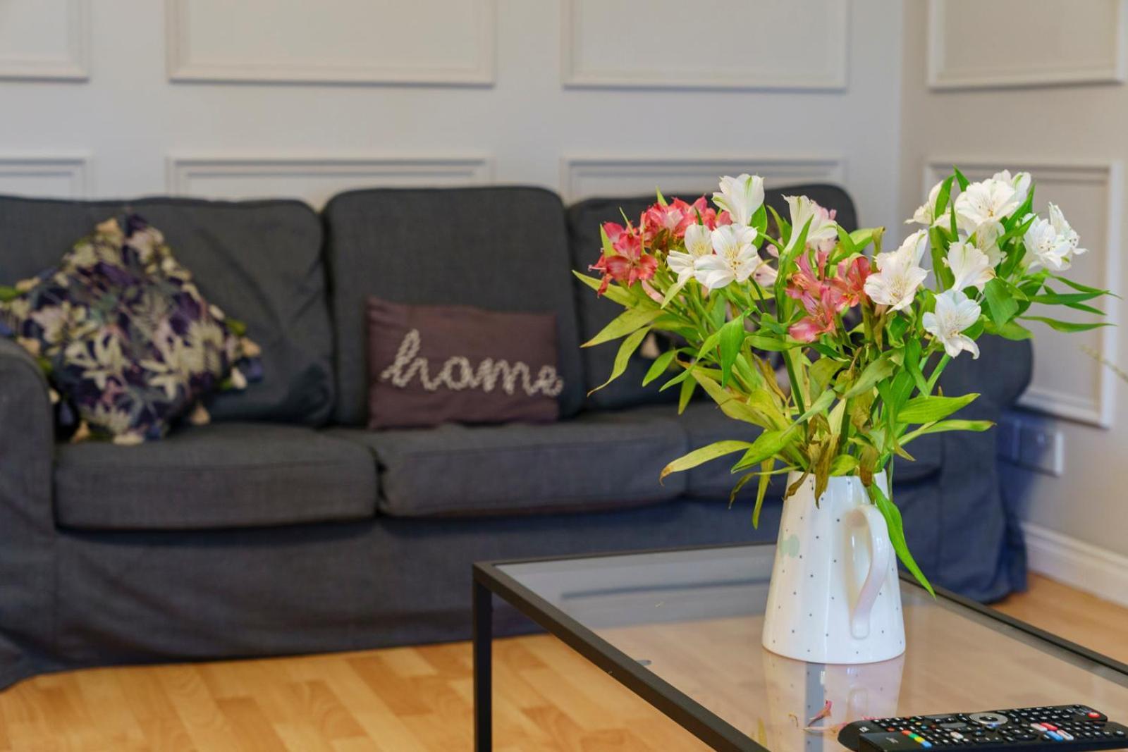 Stylish City Centre 2 Bedroom Apartment With Belfast Cityscape View Buitenkant foto
