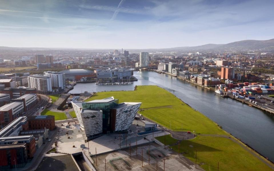 Stylish City Centre 2 Bedroom Apartment With Belfast Cityscape View Buitenkant foto