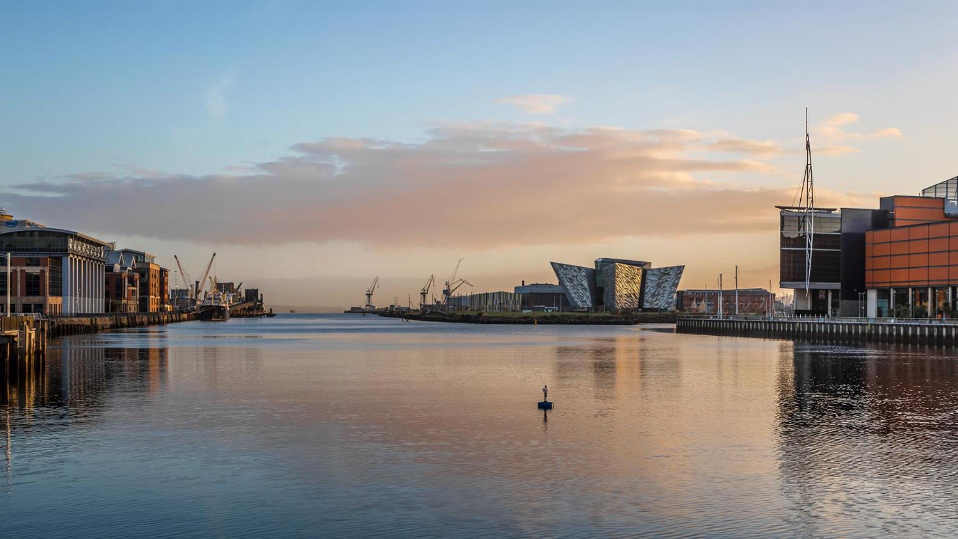 Stylish City Centre 2 Bedroom Apartment With Belfast Cityscape View Buitenkant foto